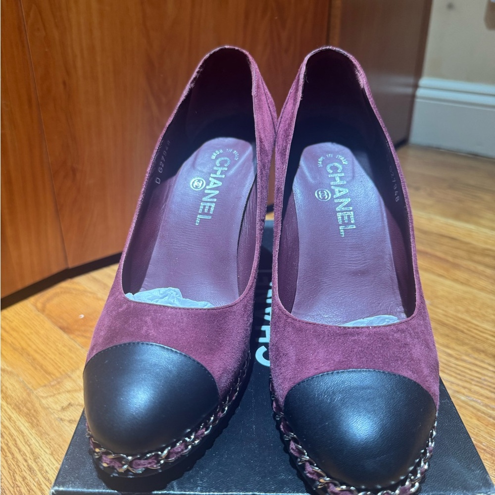 CHANEL 40 suede burgundy shoes with chain red